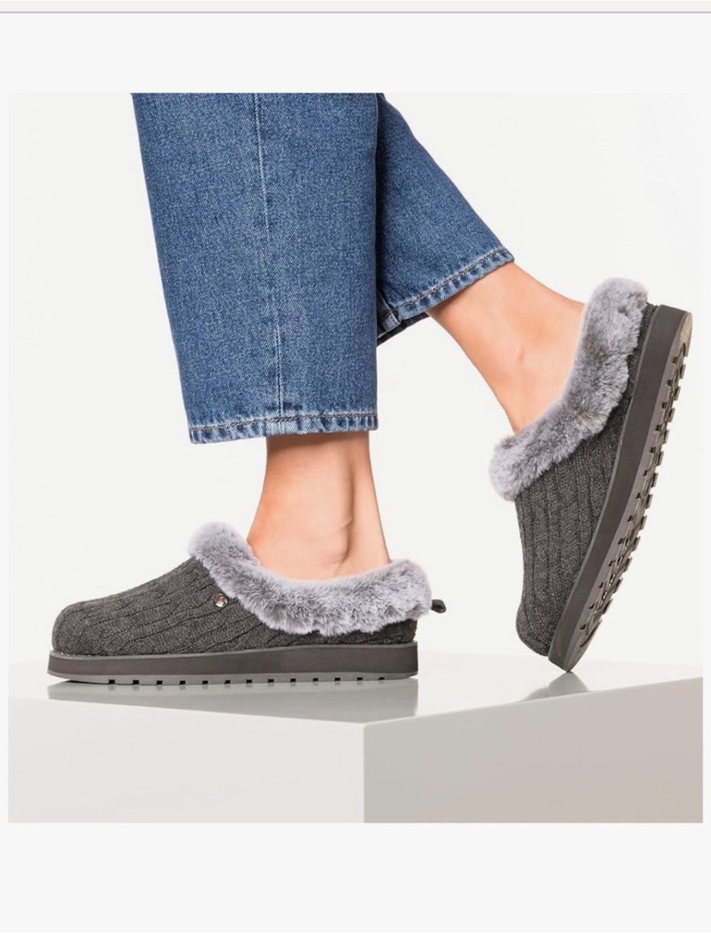 Skechers Women’s Dark Gray Faux-Fur Lined Slip-On Clog. 6.5 new